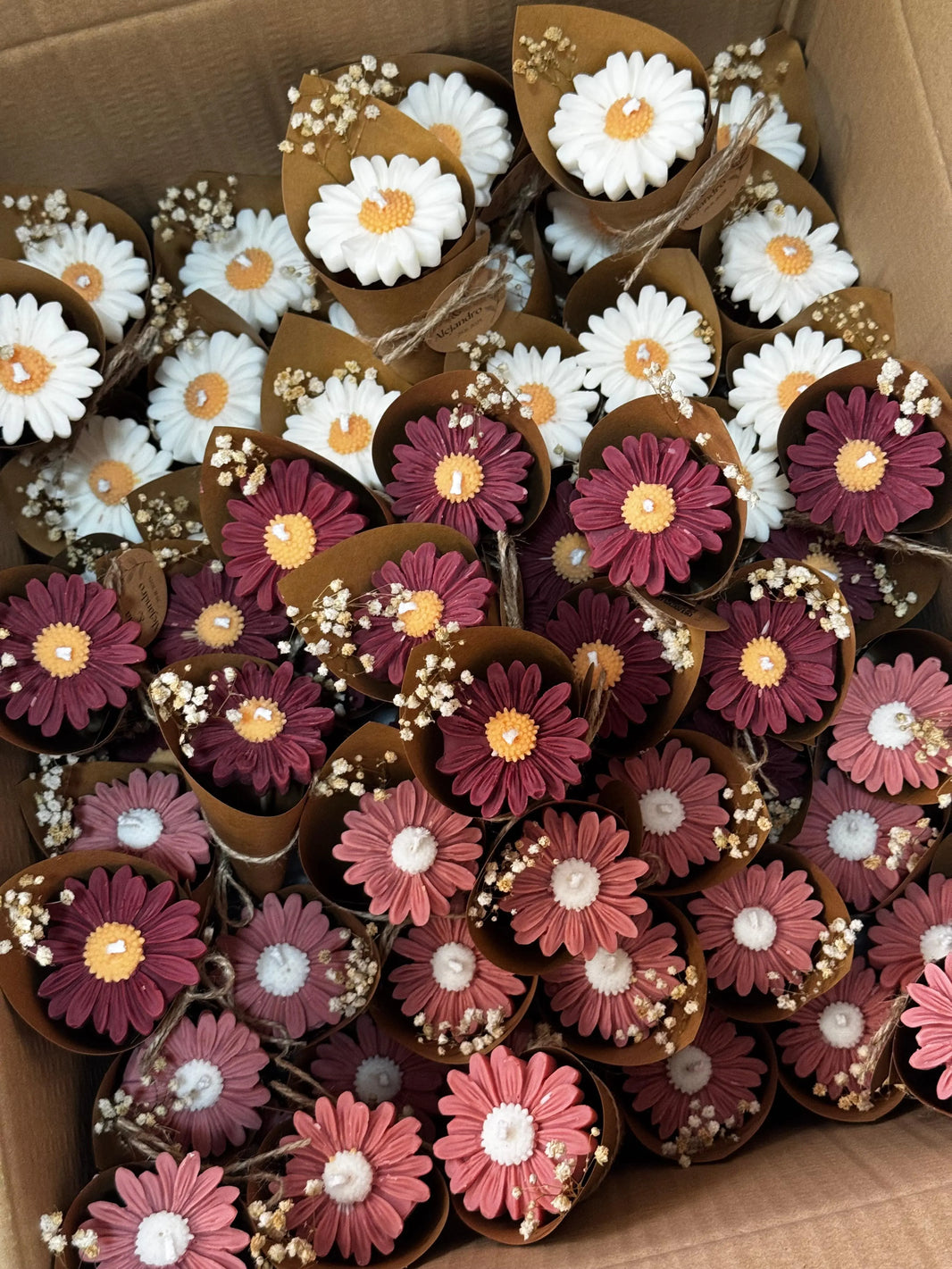 Detalles de boda originales con velas artesanales de cera de soja para invitados | Wax&Calm