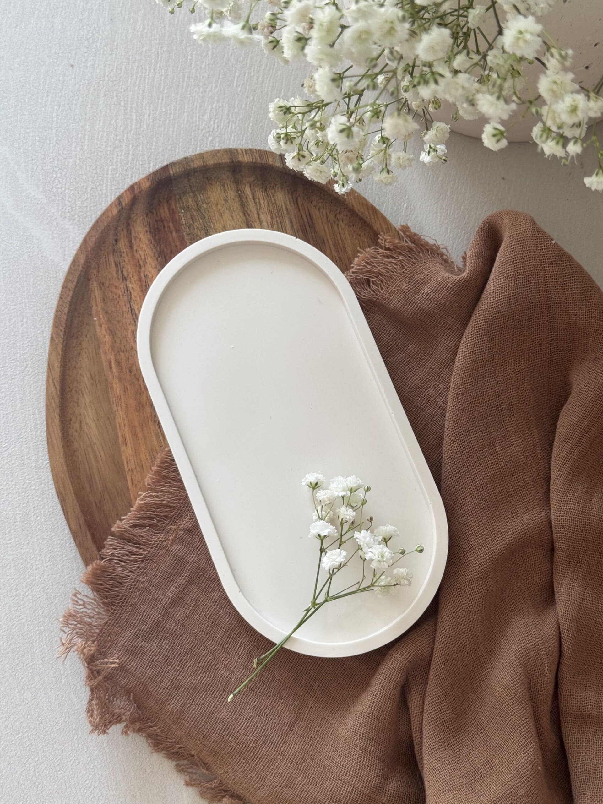 Bandeja decorativa ovalada hecha a mano con resina ecológica